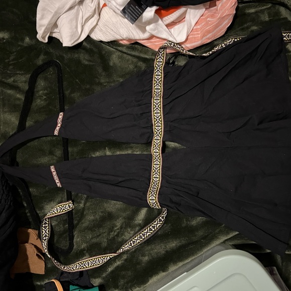 Halter neck open back top - Picture 5 of 5